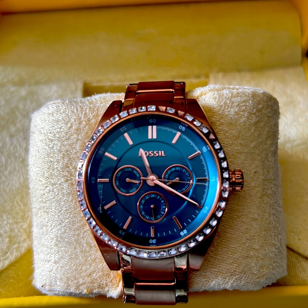 Women’s Fossil Watch gold and turquoise tone 100% Authentic Gold band with box